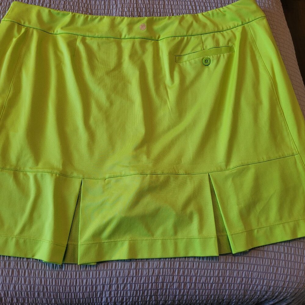 EPNY Golf / Tennis Skort with Back Mesh Pleat Detail - Neon Green - 1X - Picture 3 of 3